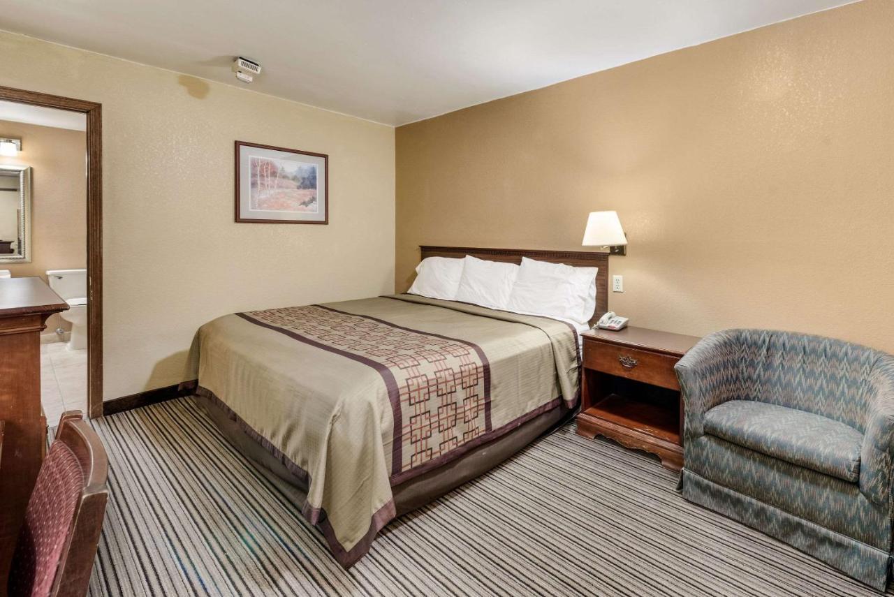 Rodeway Inn Columbus Extérieur photo