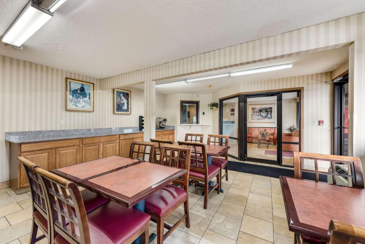 Rodeway Inn Columbus Extérieur photo