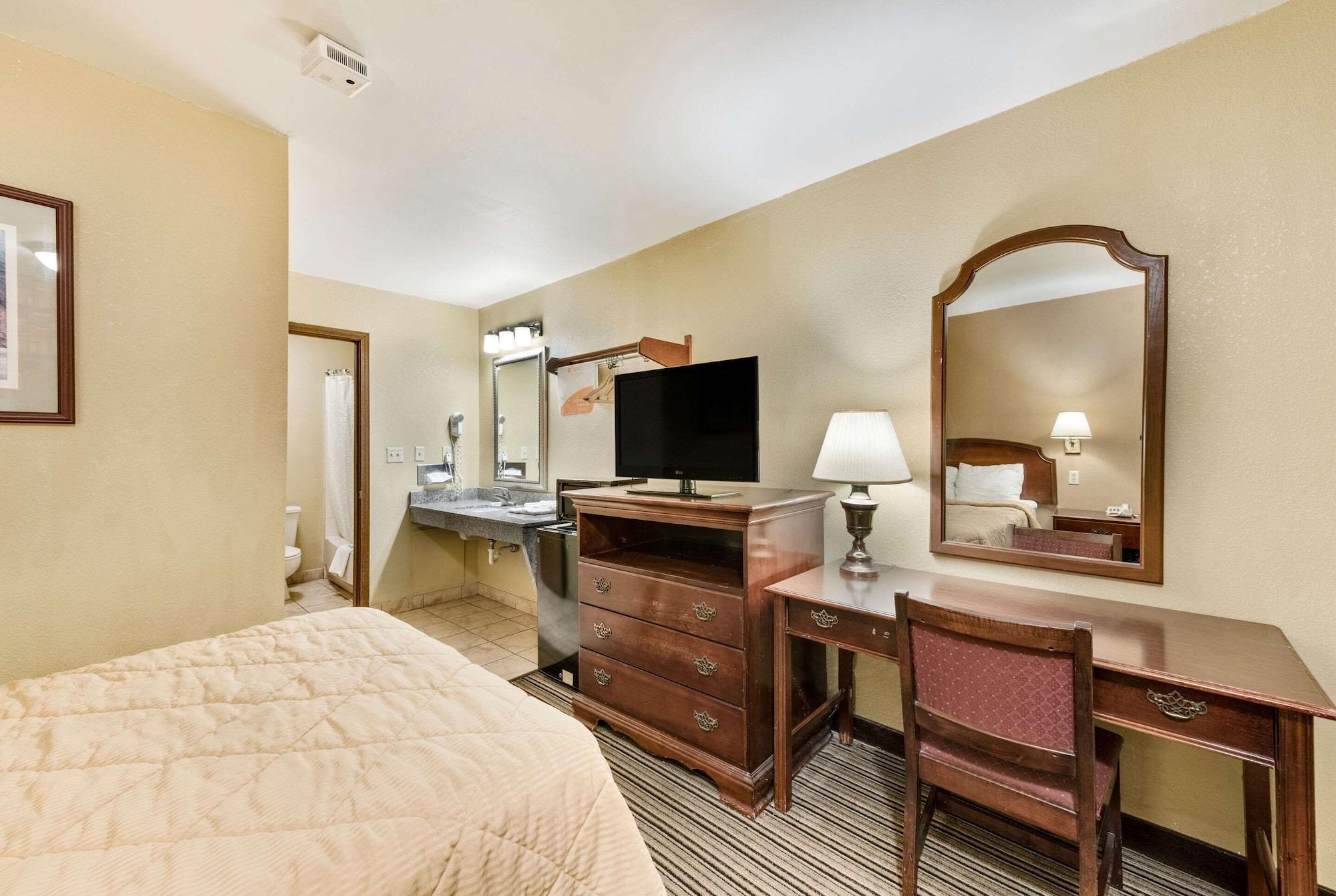 Rodeway Inn Columbus Extérieur photo