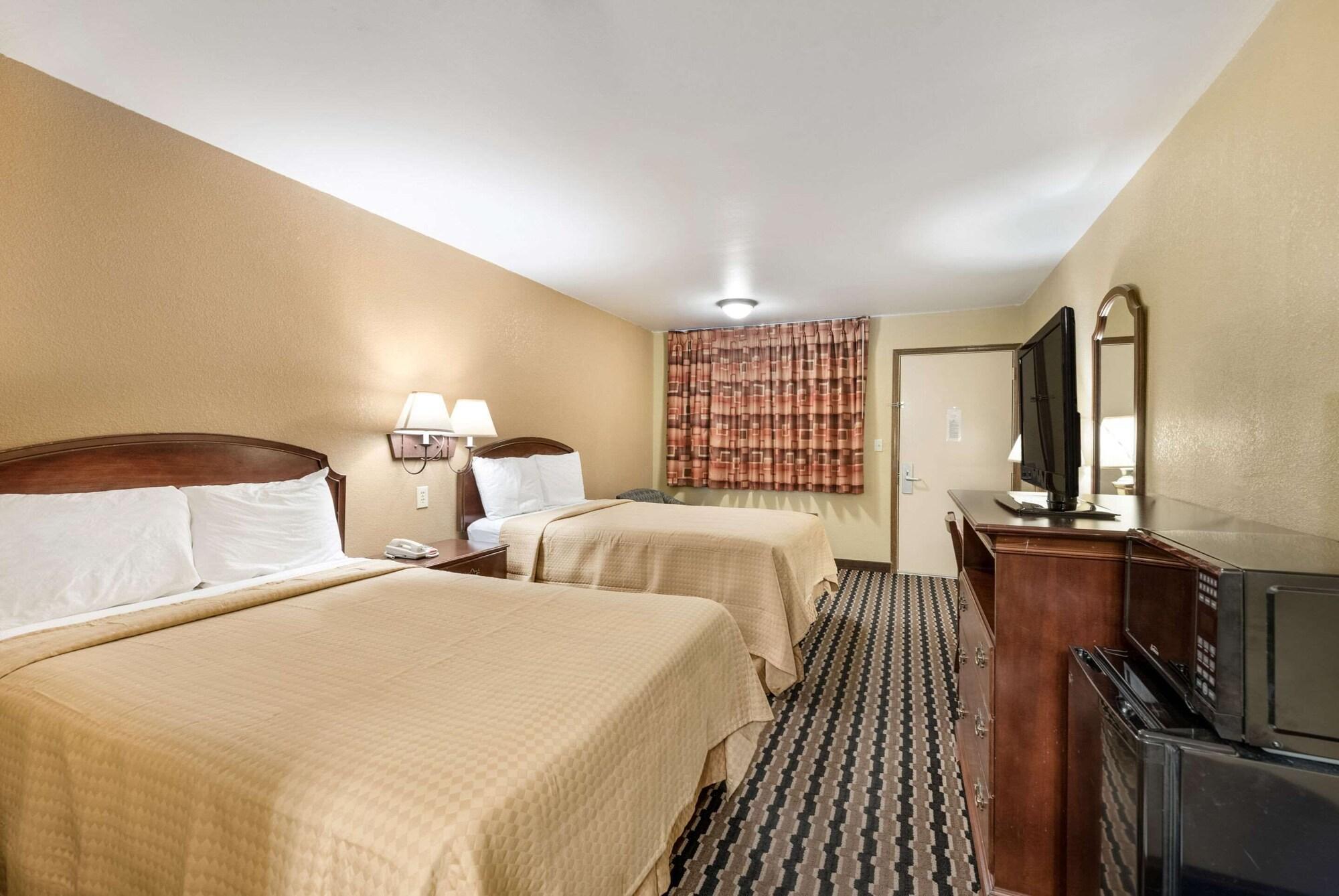 Rodeway Inn Columbus Extérieur photo