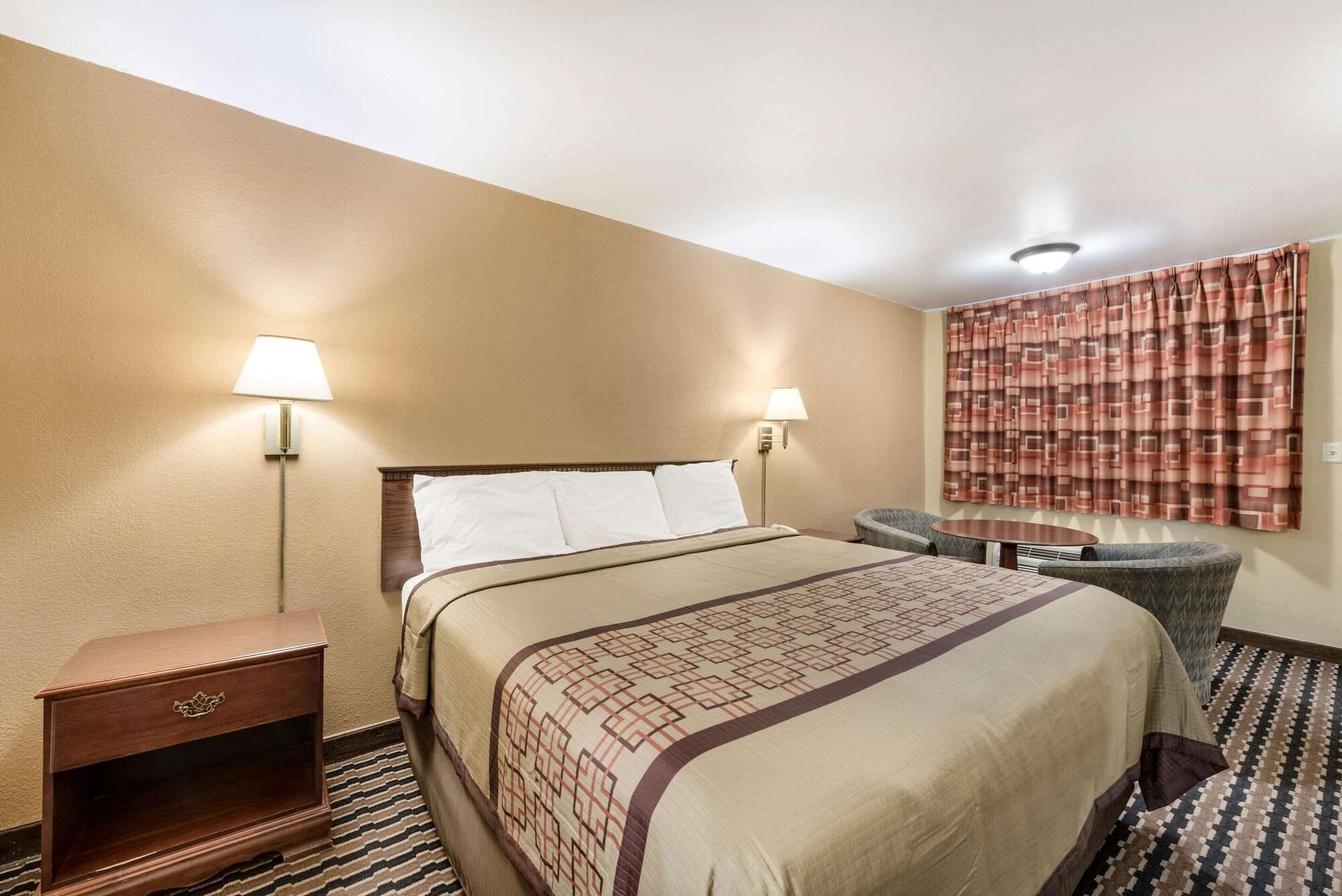 Rodeway Inn Columbus Extérieur photo